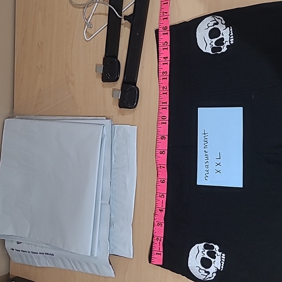 Sourpuss Skull Capri - Picture 7 of 9